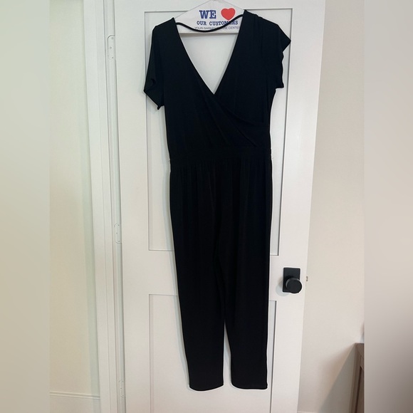 Express Black Jumpsuit Sleek Design - Picture 2 of 3